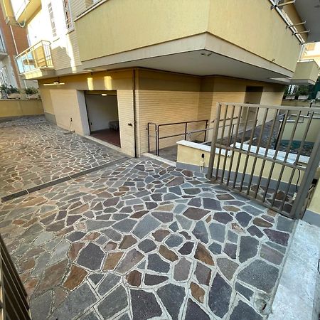 Appartamento Via Dei Fabbri Navali Lido di Ostia Exteriör bild