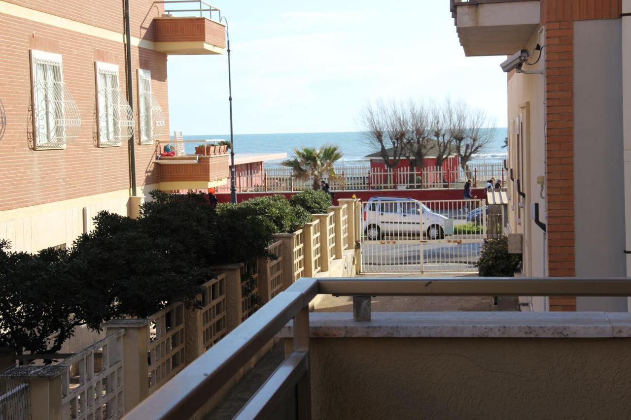 Appartamento Via Dei Fabbri Navali Lido di Ostia Exteriör bild