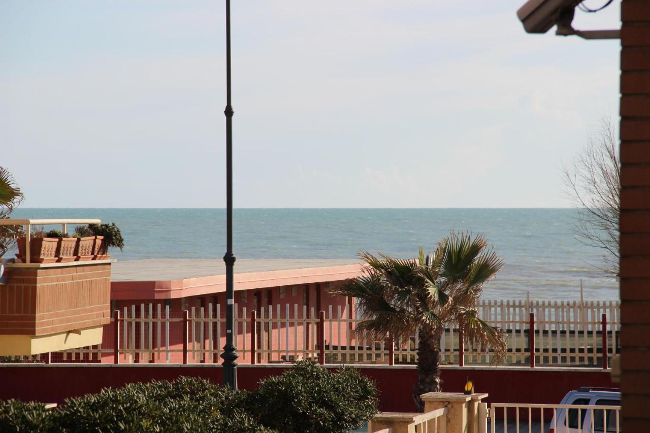 Appartamento Via Dei Fabbri Navali Lido di Ostia Exteriör bild