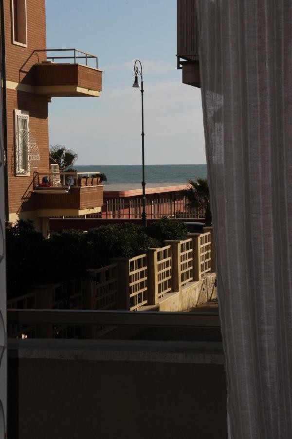 Appartamento Via Dei Fabbri Navali Lido di Ostia Exteriör bild